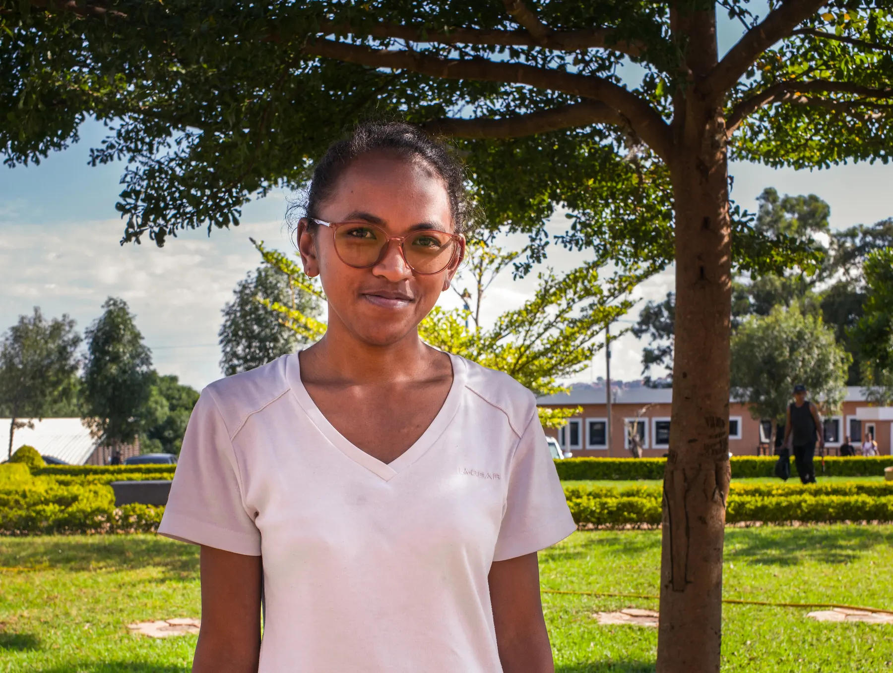Andosoa, 26 ans, étudiante en Master 2 d’économie et jeune mère, à Antananarivo