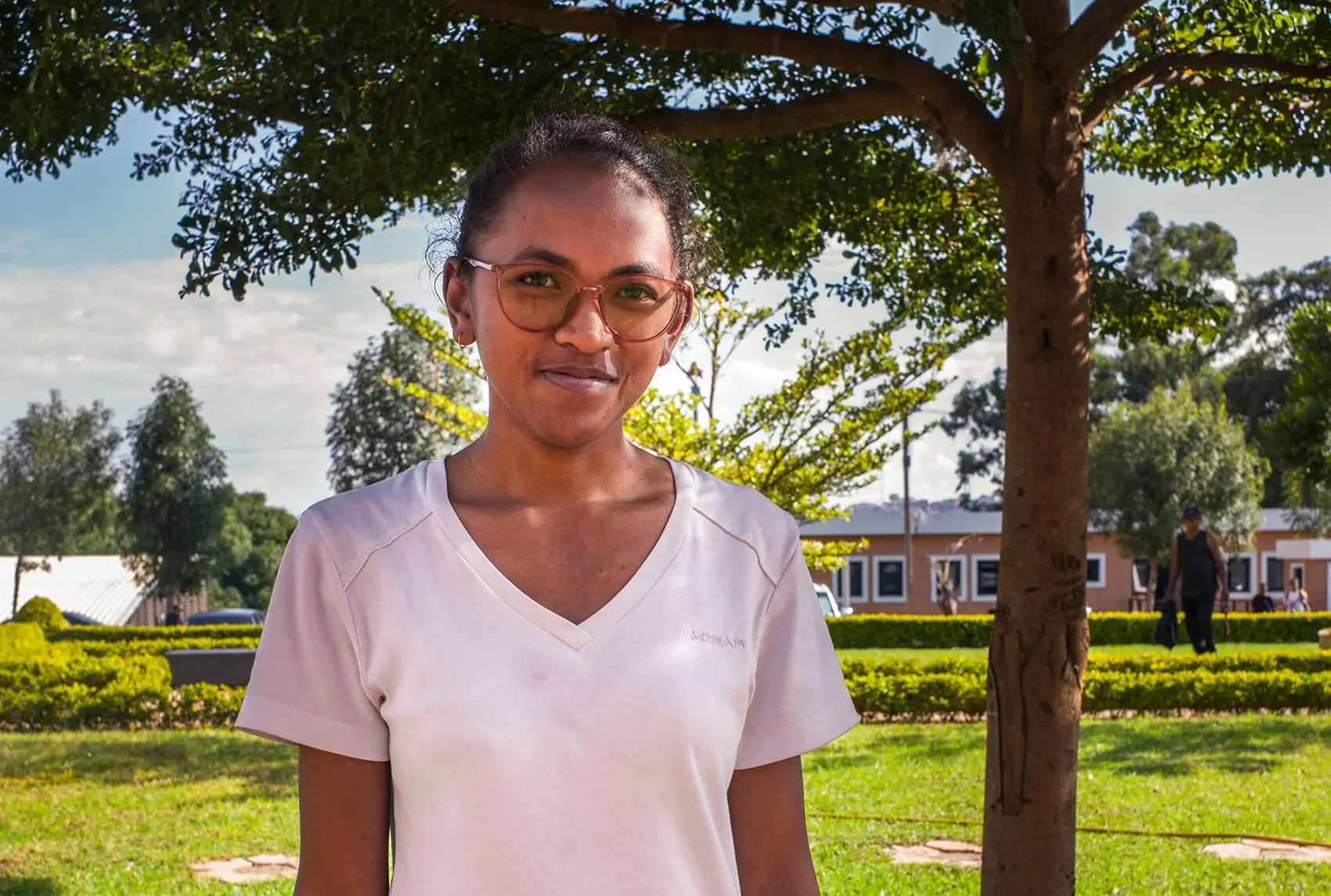 Andosoa, étudiante en Master 2 d’économie et jeune mère, accompagnée par le projet TAFA à Madagascar