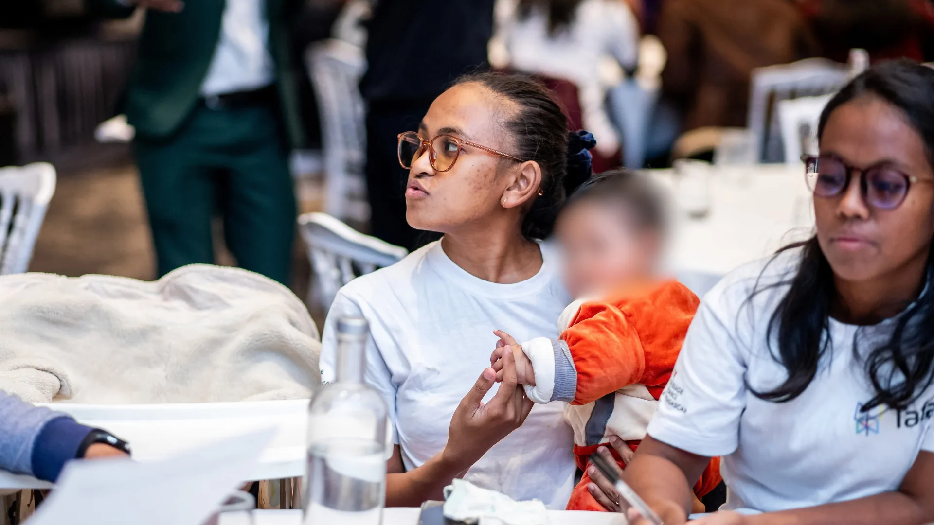 Andosoa, étudiante en Master 2 d’économie et jeune mère, accompagnée par le projet TAFA à Madagascar